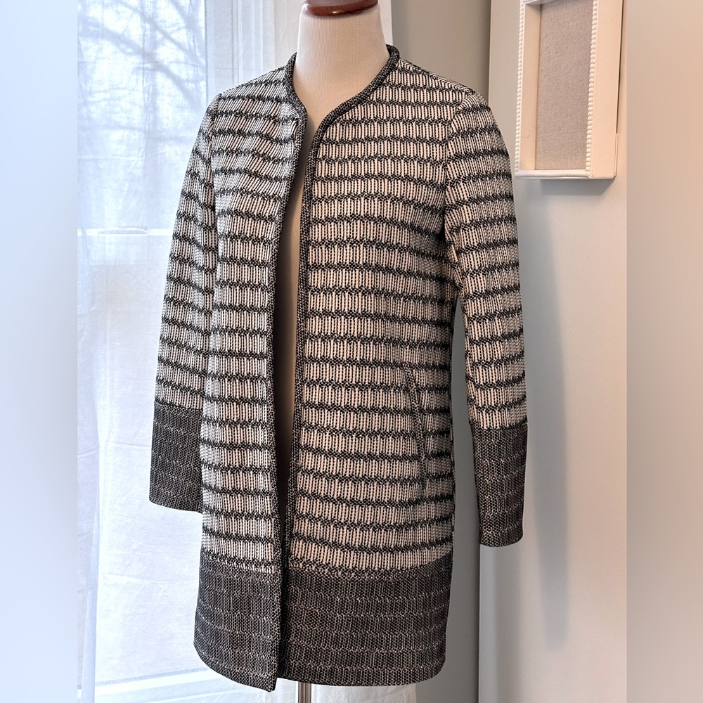 H&M black and white long blazer